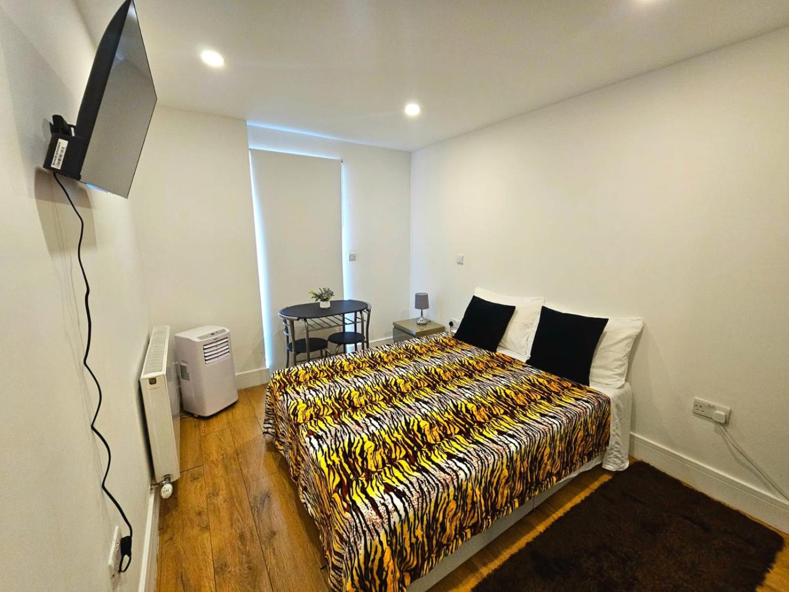 Oliver Double Room London Bagian luar foto