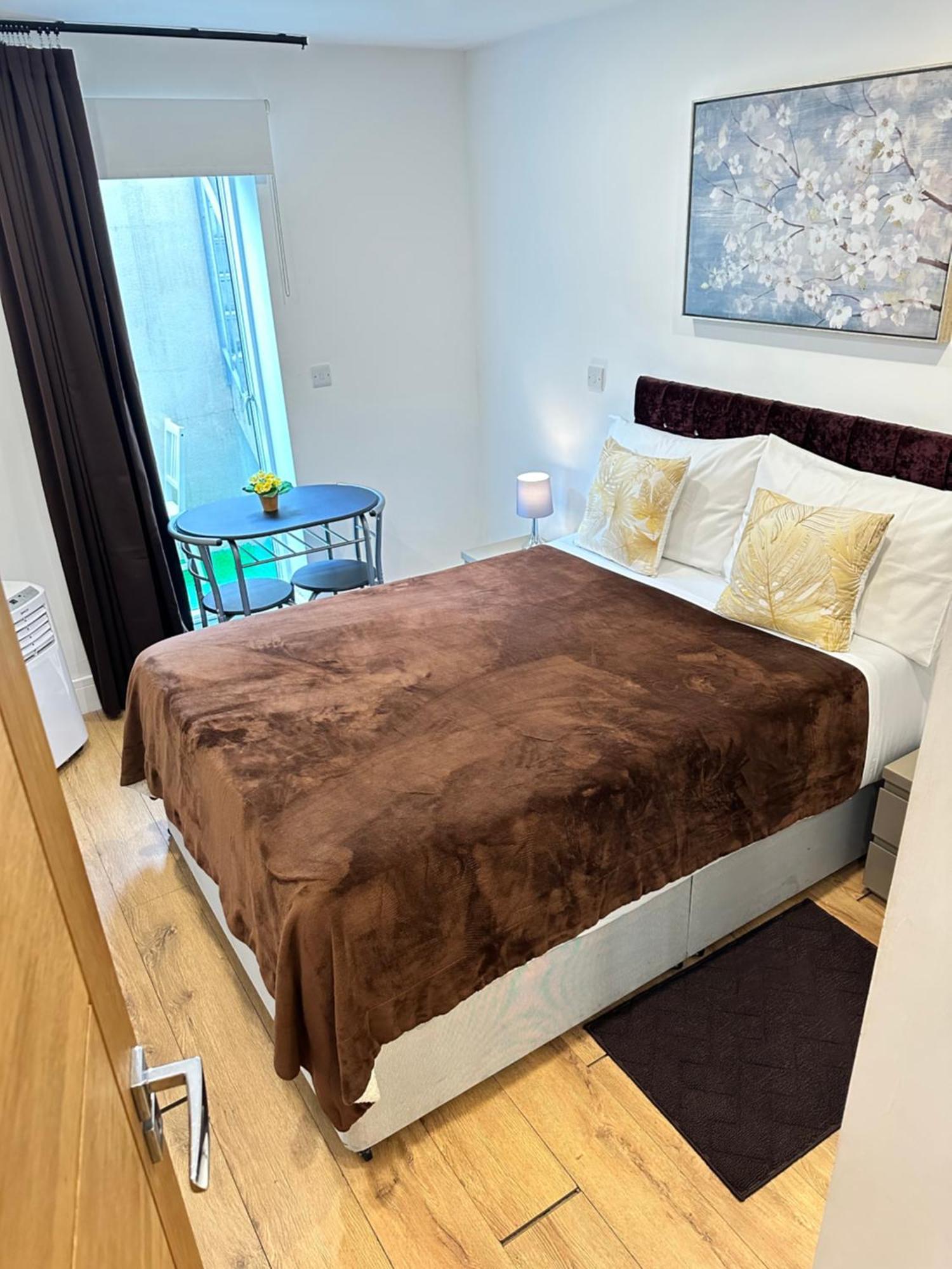 Oliver Double Room London Bagian luar foto